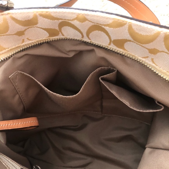 🌟 AUTHENTIC COACH PURSE 🌟 - Picture 8 of 9